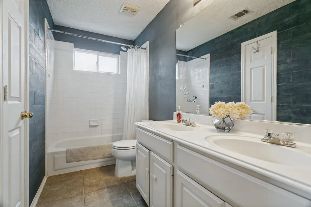 1400 Wentworth Drive Lewisville, TX 75067