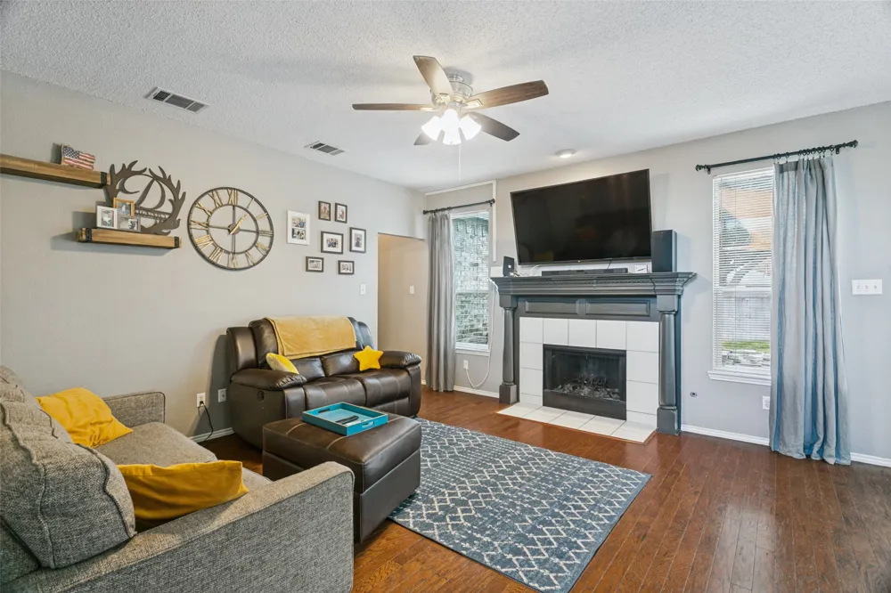 1400 Wentworth Drive Lewisville, TX 75067