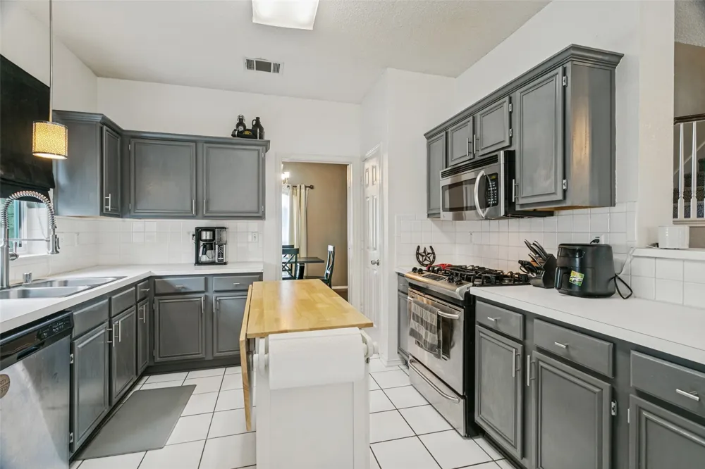 1400 Wentworth Drive Lewisville, TX 75067
