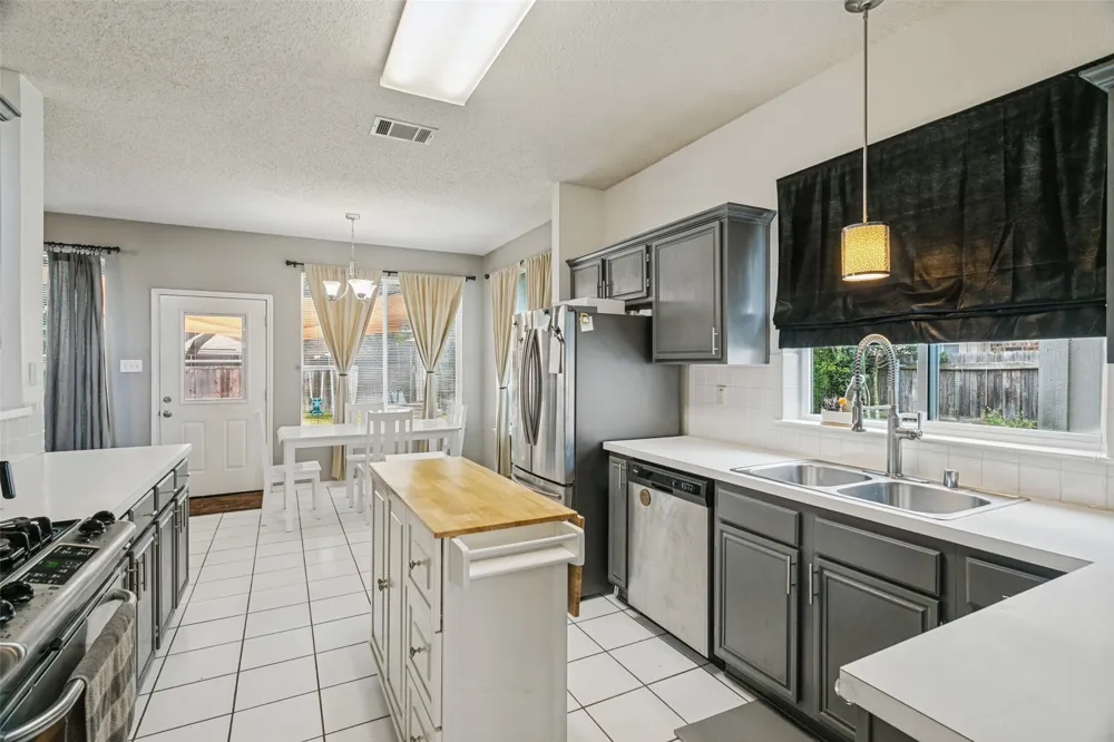 1400 Wentworth Drive Lewisville, TX 75067