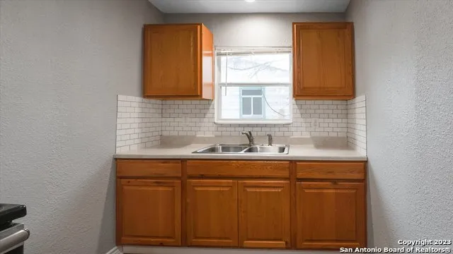 2513 Cincinnati Ave San Antonio, TX 78228