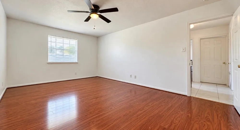 11630 Sageglen Drive Houston, TX 77089