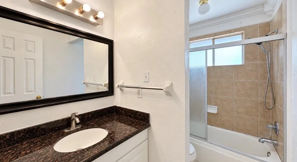 11630 Sageglen Drive Houston, TX 77089