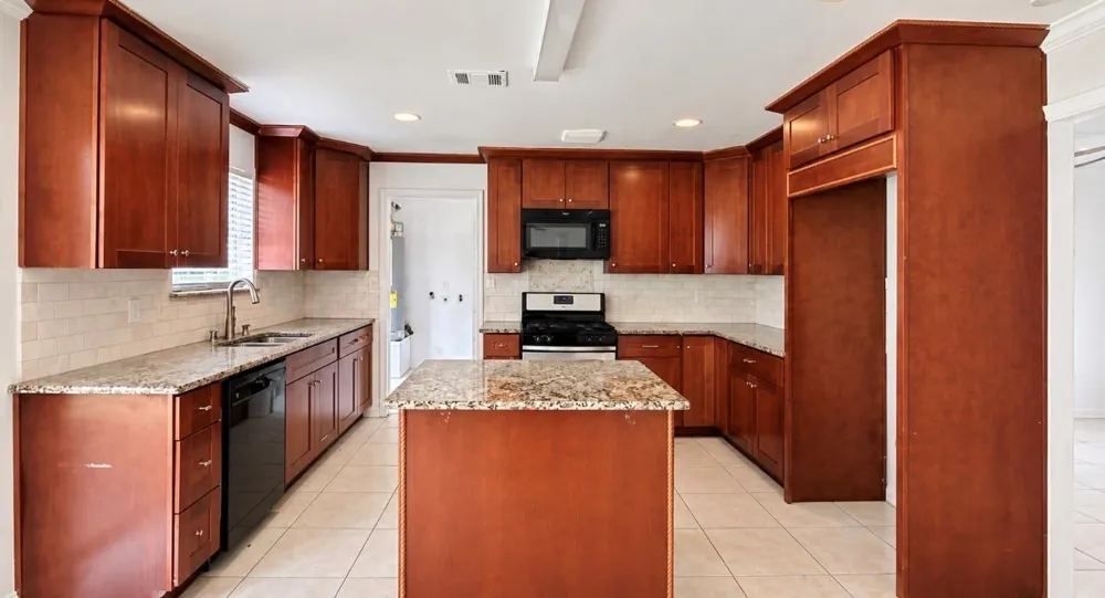 11630 Sageglen Drive Houston, TX 77089