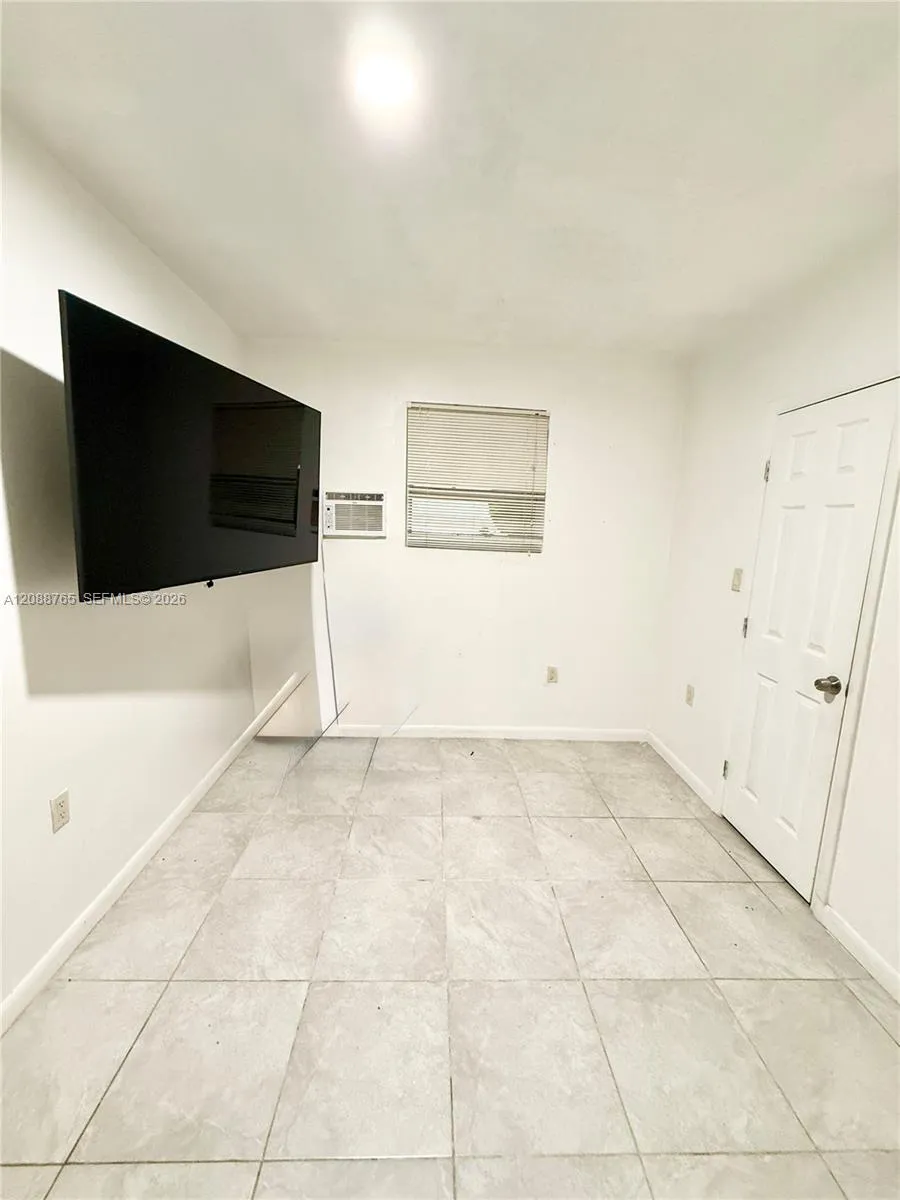 29 NW 6th Ct #B Fort Lauderdale, FL 33311