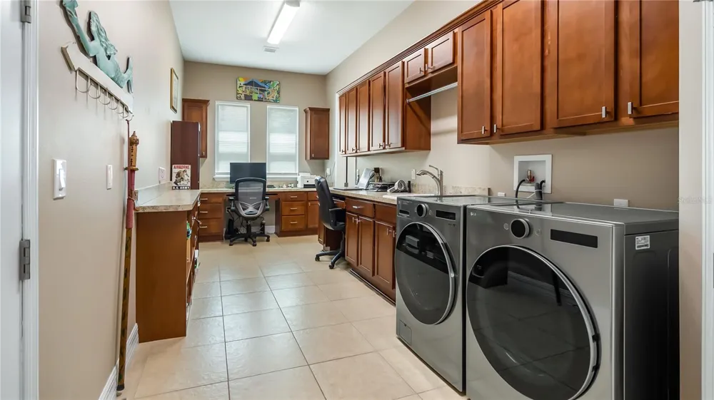 187 BALMY COAST ROAD Groveland, FL 34736