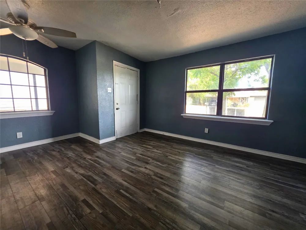 4424 Littlejohn Avenue Fort Worth, TX 76105