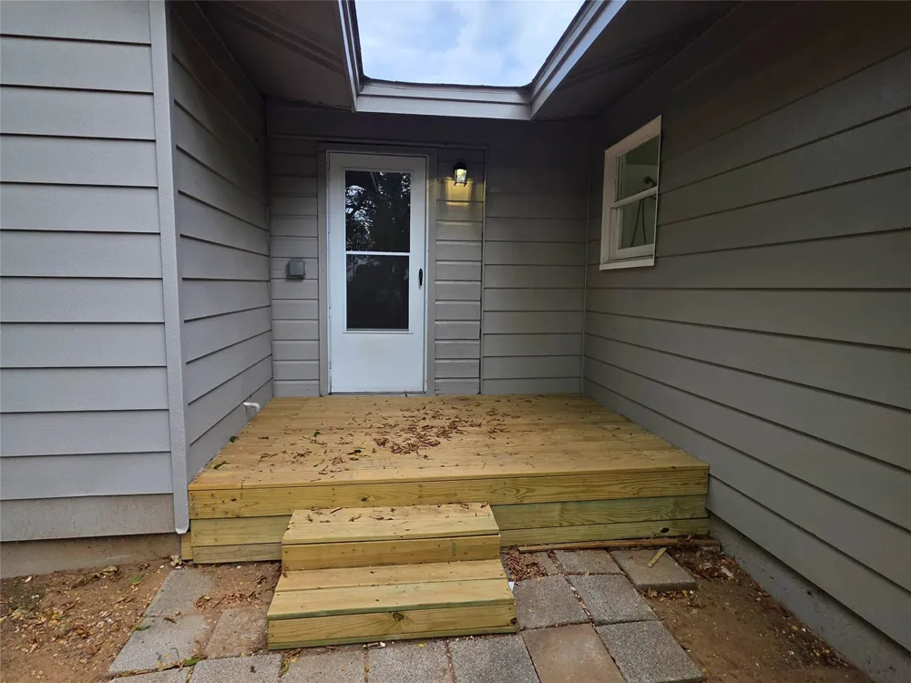 424 E Ellen Avenue Hurst, TX 76053