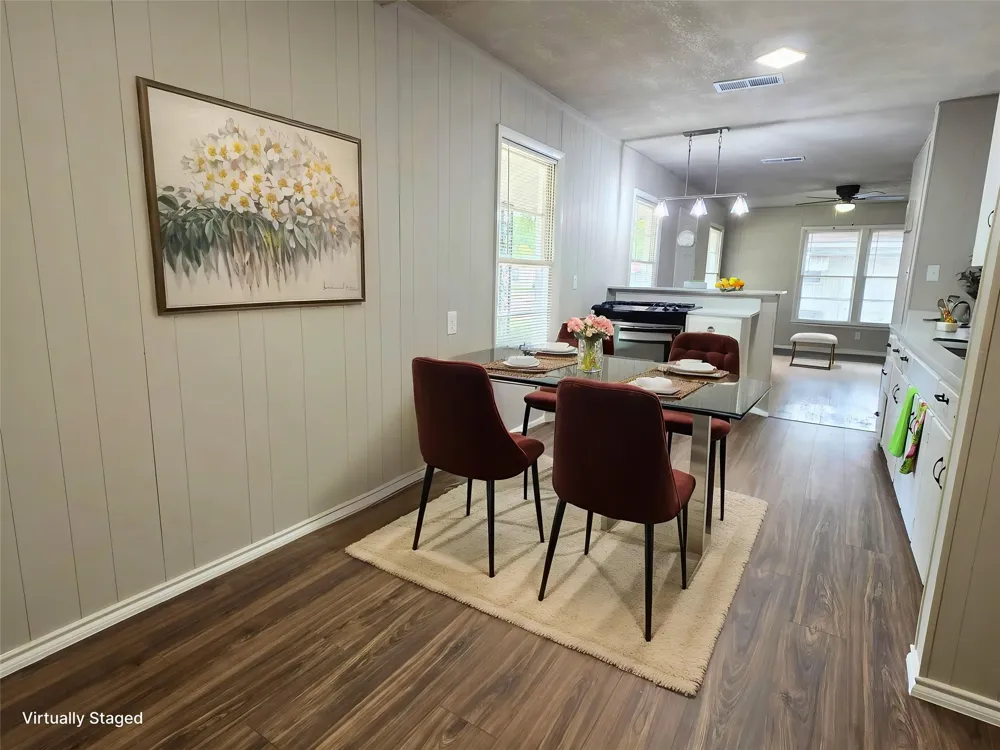 424 E Ellen Avenue Hurst, TX 76053