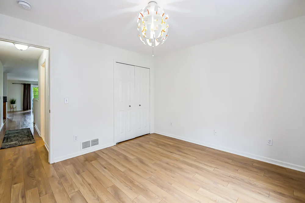 120 W Oakbrook Drive Ann Arbor, MI 48103