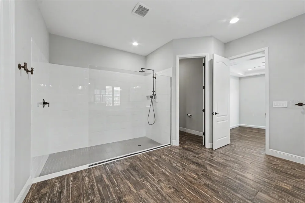 5806 SHELL RIDGE DRIVE Lithia, FL 33547