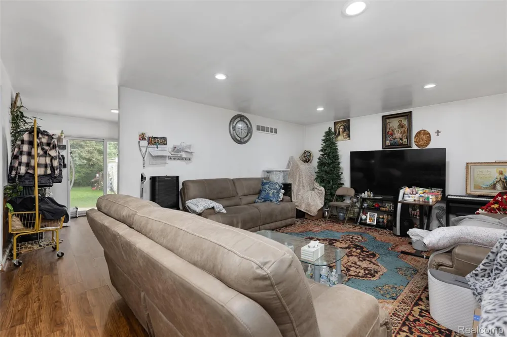 39128 Ironstone Drive Sterling Heights City, MI 48310