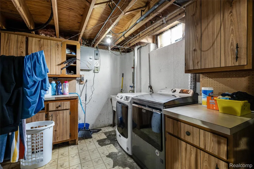39128 Ironstone Drive Sterling Heights City, MI 48310