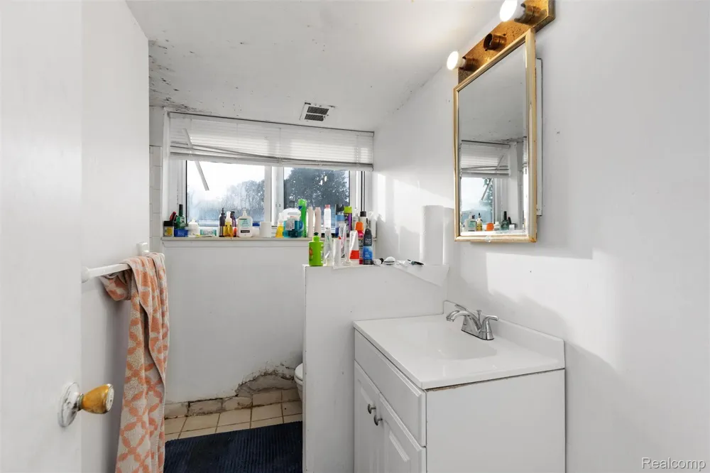 39128 Ironstone Drive Sterling Heights City, MI 48310