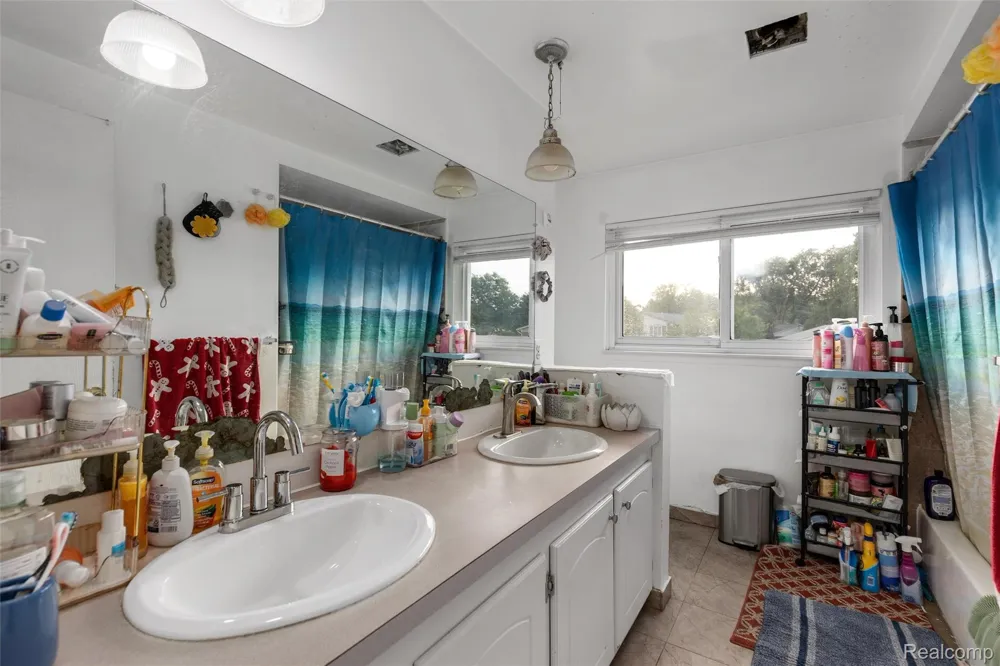 39128 Ironstone Drive Sterling Heights City, MI 48310