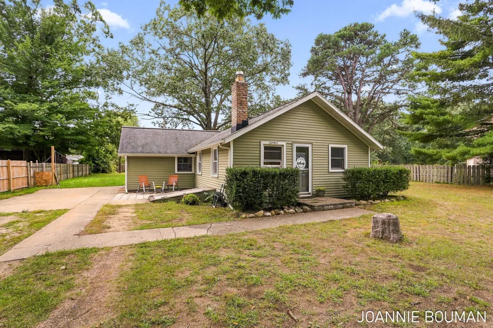 15412 Groesbeck Street Grand Haven Charter Township, MI 49417
