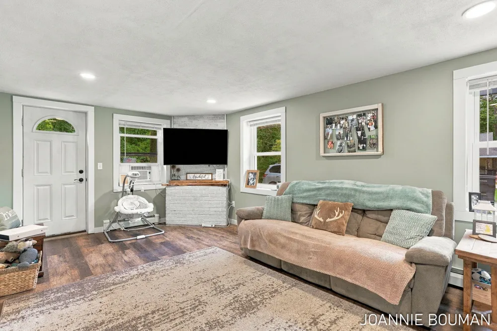 15412 Groesbeck Street Grand Haven Charter Township, MI 49417