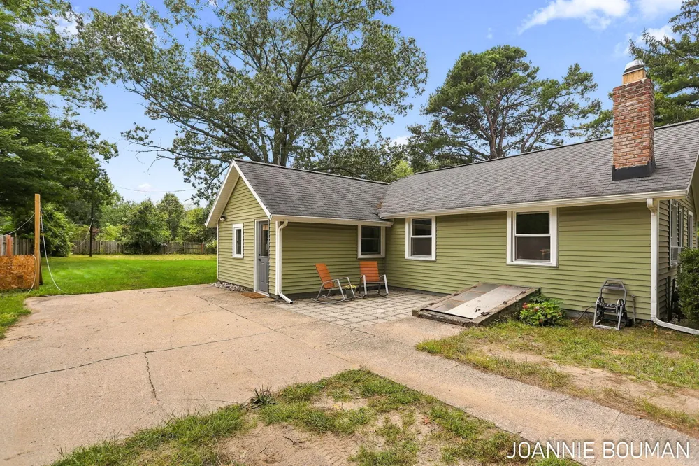 15412 Groesbeck Street Grand Haven Charter Township, MI 49417