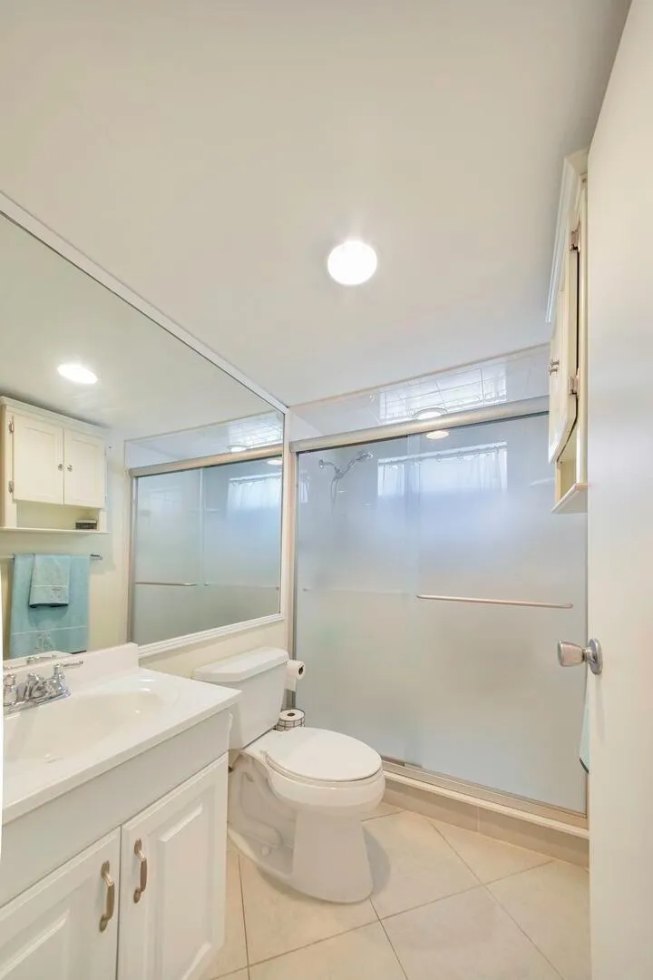 308 BRITTANY G Delray Beach, FL 33446
