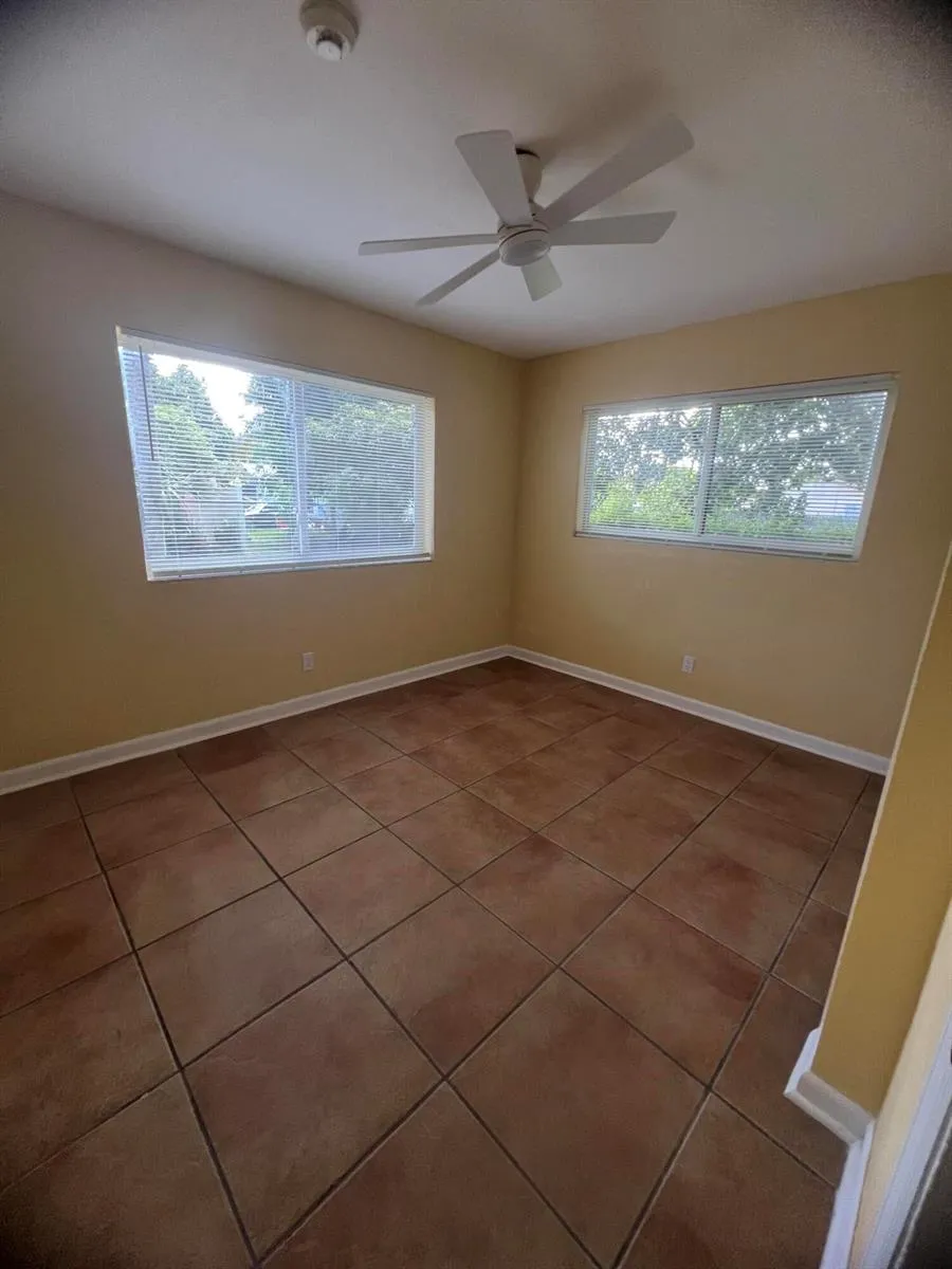 4052 Collin Drive West Palm Beach, FL 33406