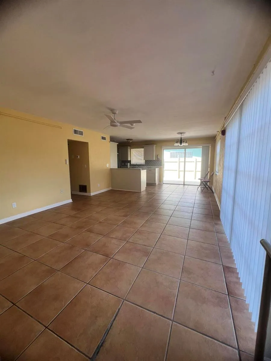 4052 Collin Drive West Palm Beach, FL 33406