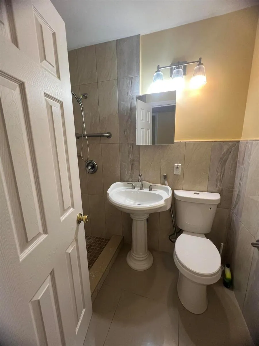 4052 Collin Drive West Palm Beach, FL 33406
