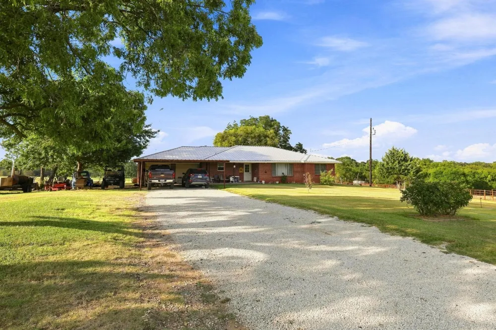 3303 Gage Road Sherman, TX 75092