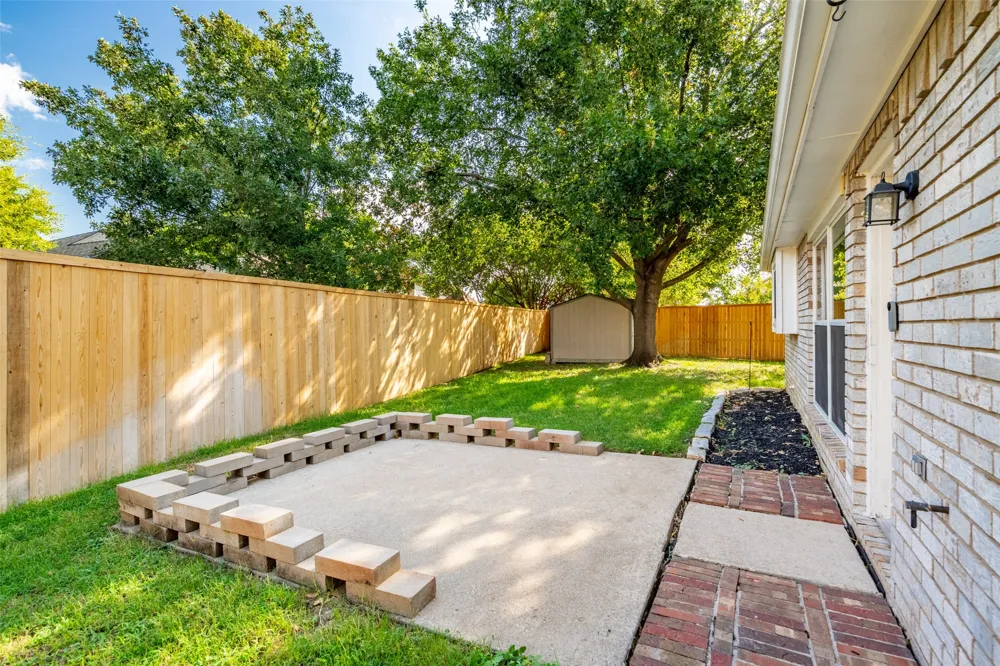 7016 Fall Creek Court Watauga, TX 76148