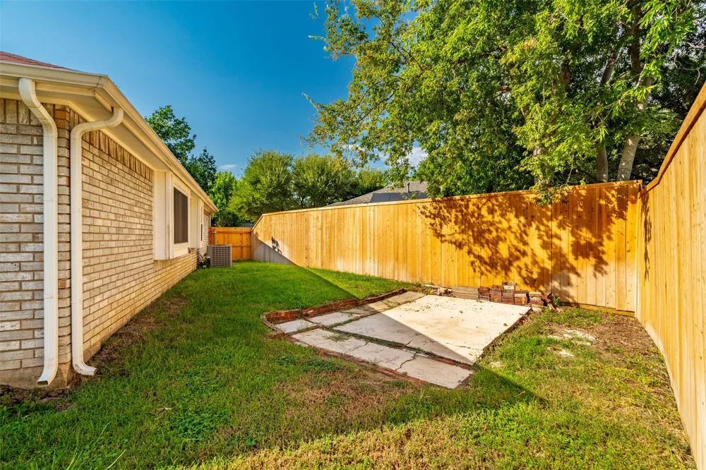 7016 Fall Creek Court Watauga, TX 76148