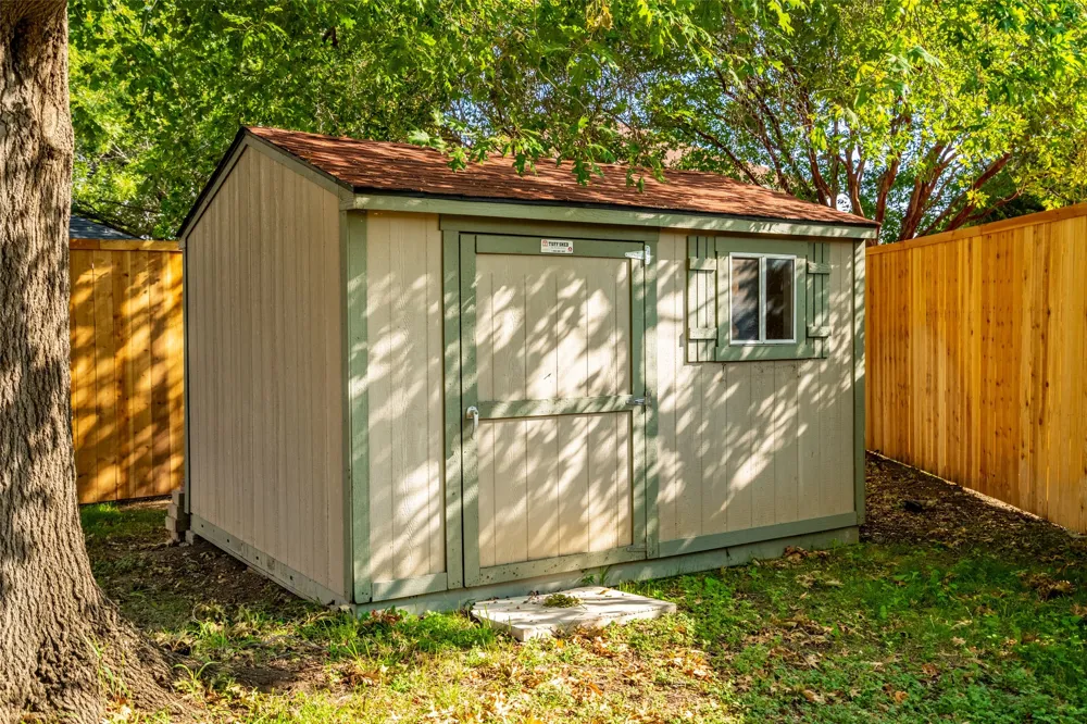 7016 Fall Creek Court Watauga, TX 76148