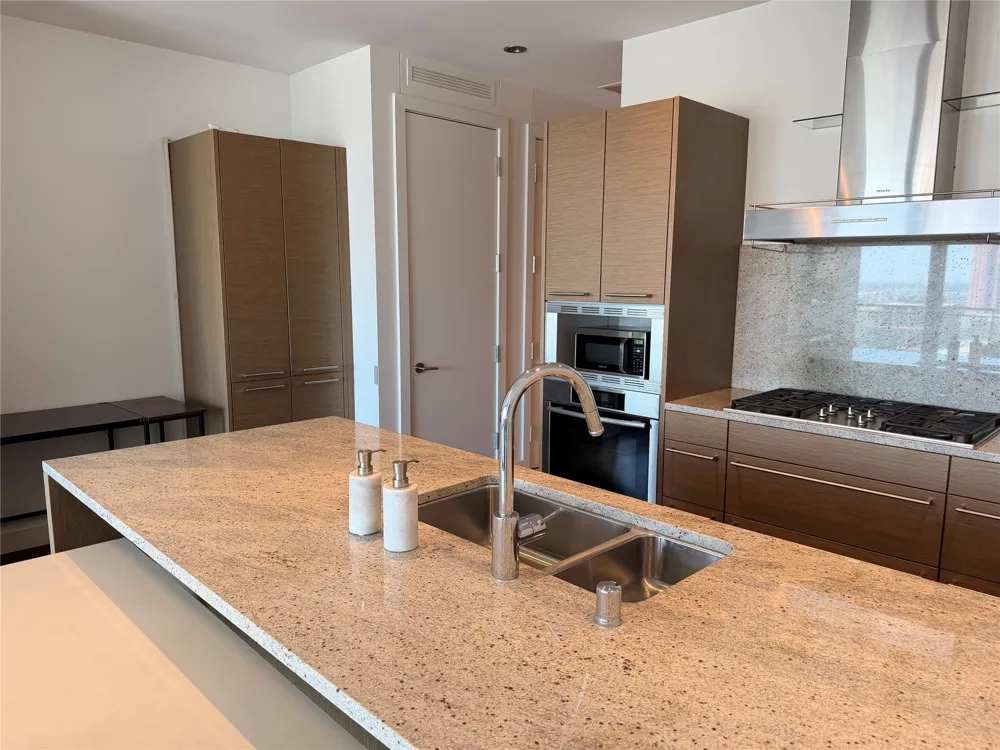 2900 Mckinnon Street #2507 Dallas, TX 75201