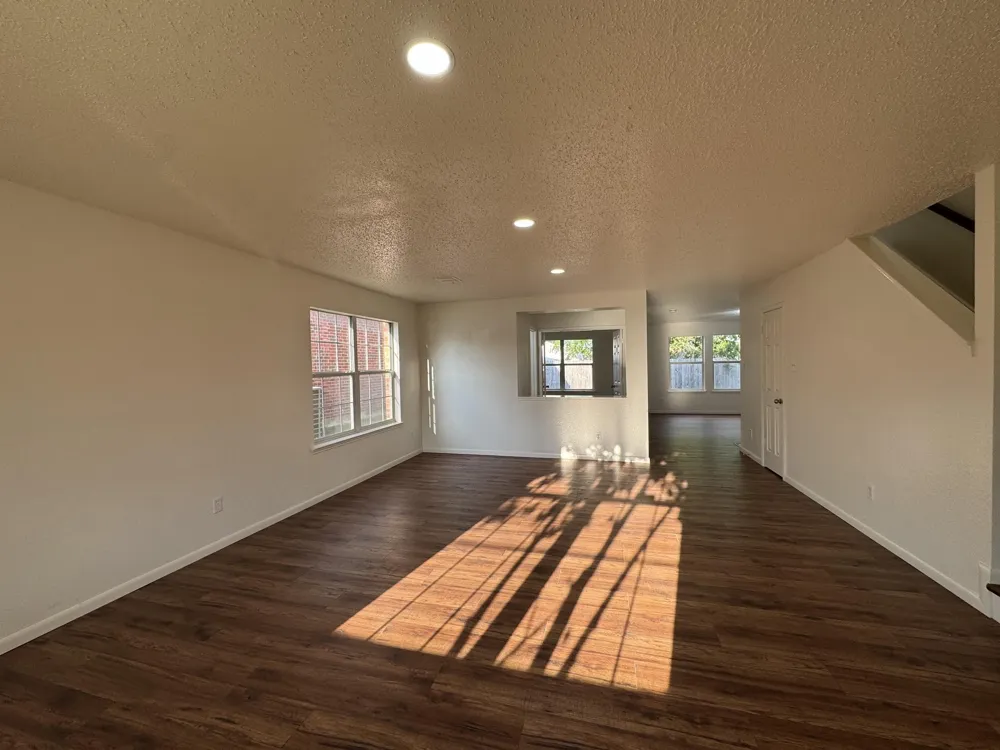 7305 Marsland Lane Arlington, TX 76001