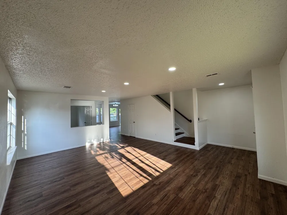 7305 Marsland Lane Arlington, TX 76001