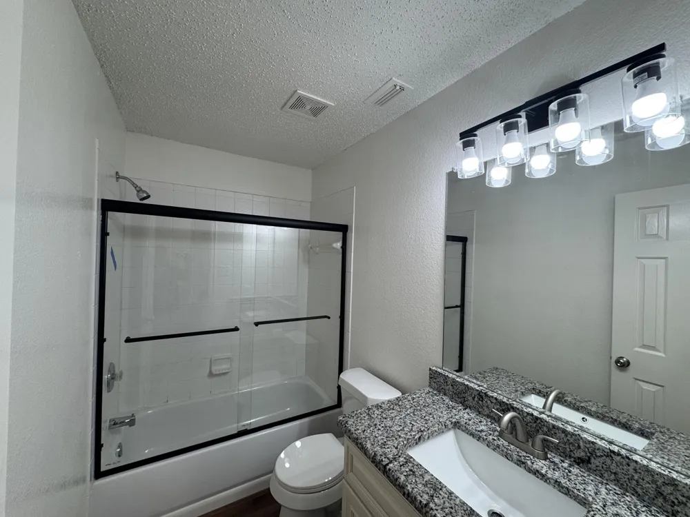 7305 Marsland Lane Arlington, TX 76001
