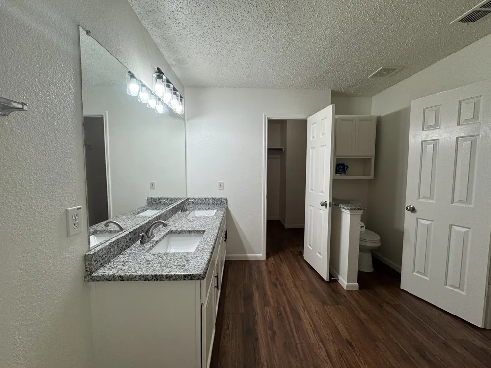 7305 Marsland Lane Arlington, TX 76001