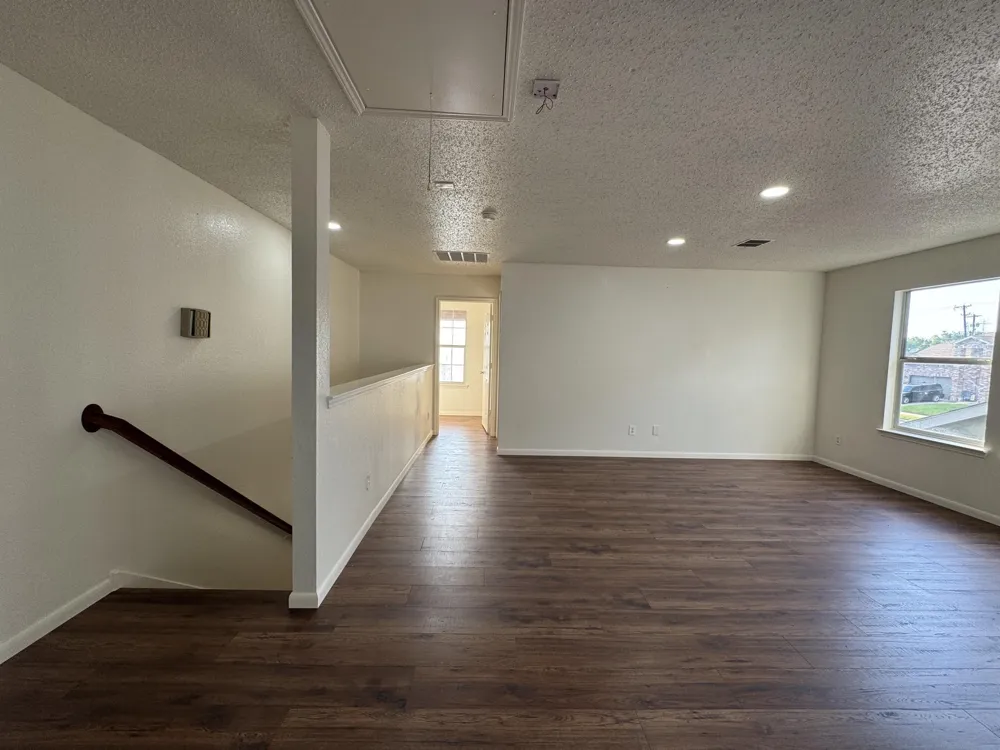7305 Marsland Lane Arlington, TX 76001