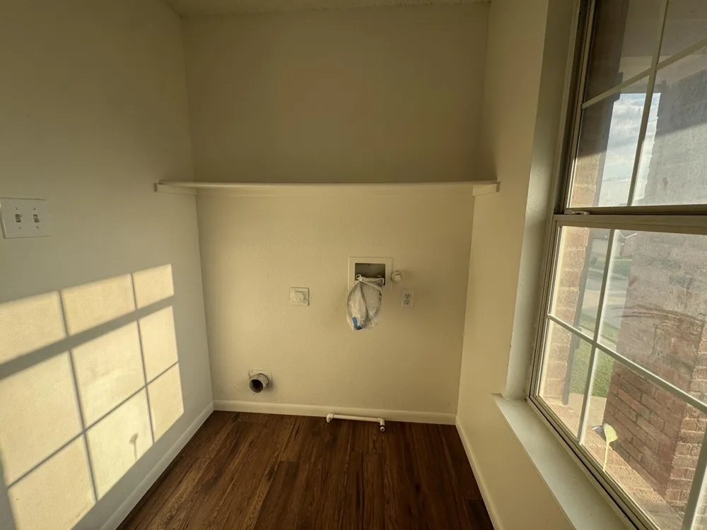7305 Marsland Lane Arlington, TX 76001