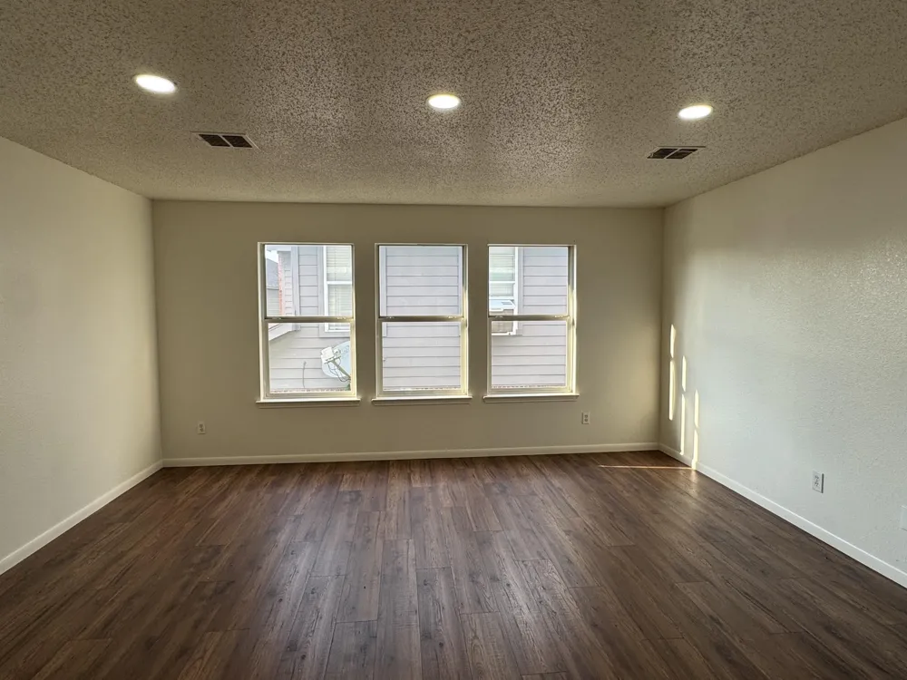 7305 Marsland Lane Arlington, TX 76001
