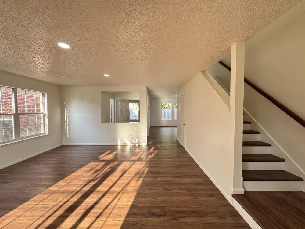 7305 Marsland Lane Arlington, TX 76001