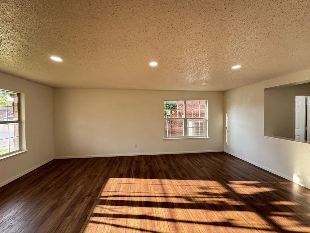 7305 Marsland Lane Arlington, TX 76001
