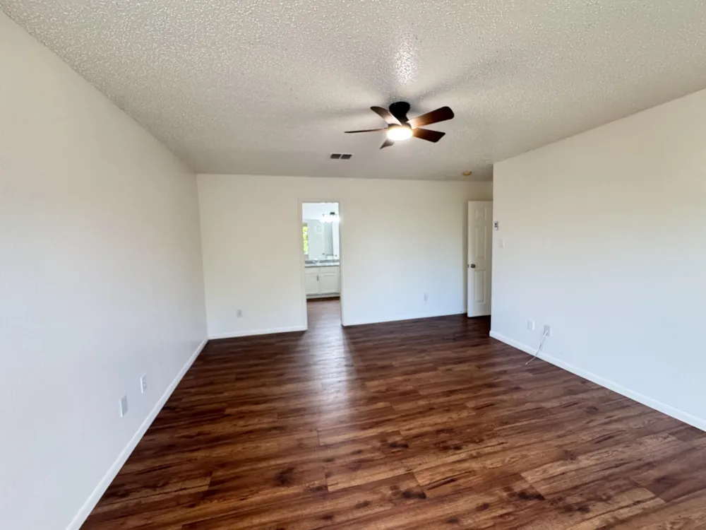 7305 Marsland Lane Arlington, TX 76001