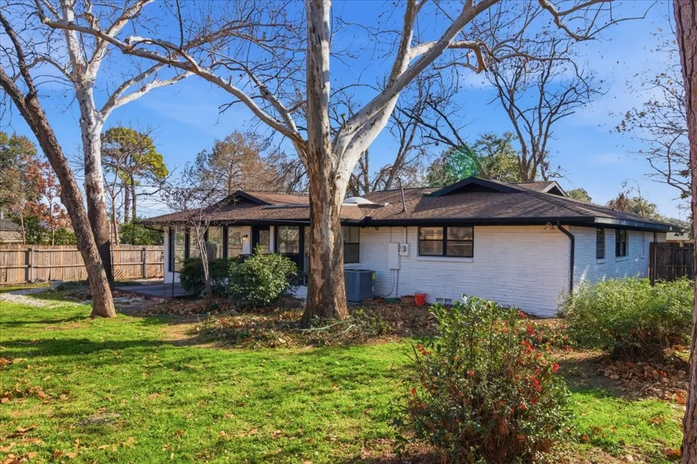 1509 University Drive Arlington, TX 76013