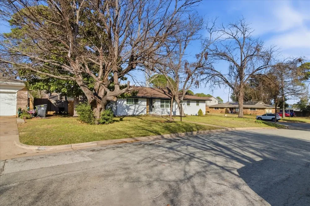 1509 University Drive Arlington, TX 76013