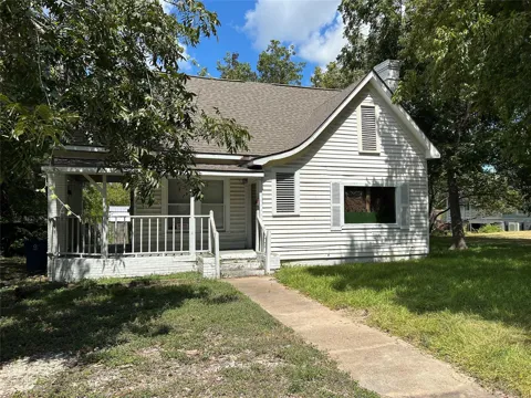 1207 E Washington Avenue