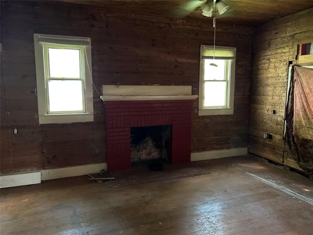 1207 E Washington Avenue Navasota, TX 77868