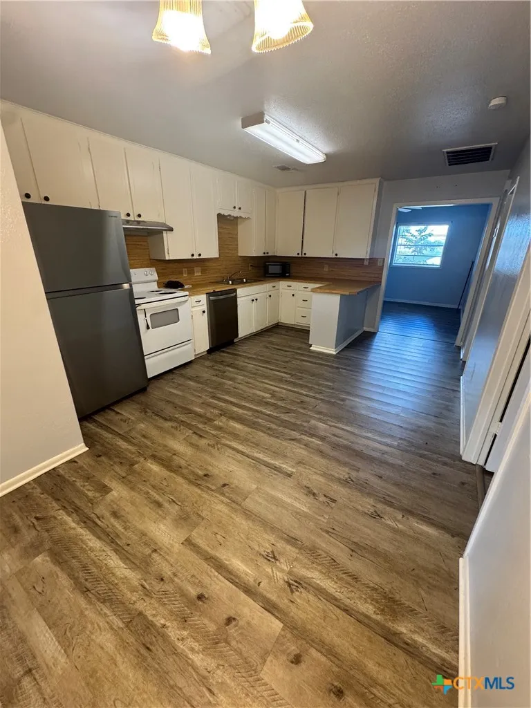 102 Milann Street #B Victoria, TX 77901