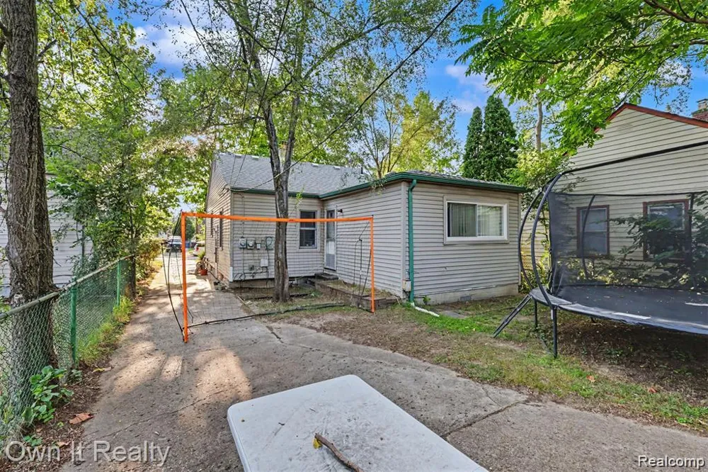 7634 Hazelton Street Detroit City, MI 48127