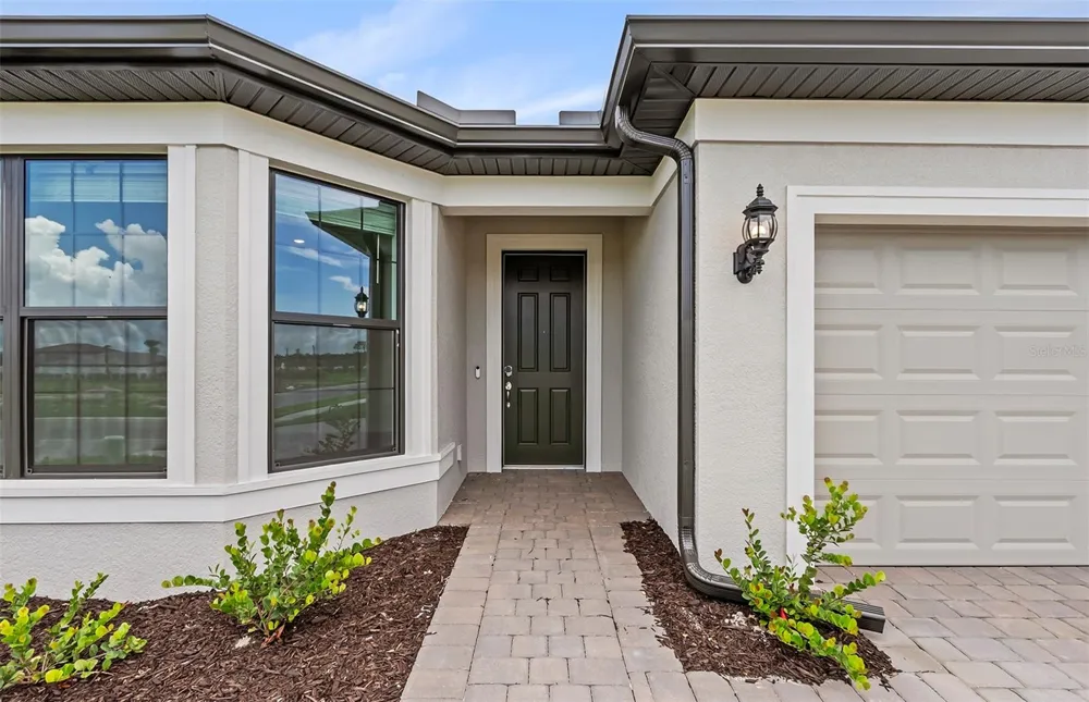 2739 BEBB OAK DRIVE North Port, FL 34289