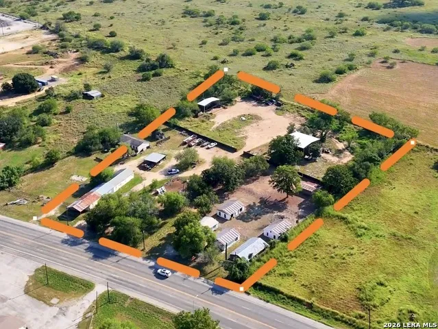 2018 2nd St Pleasanton, TX 78064
