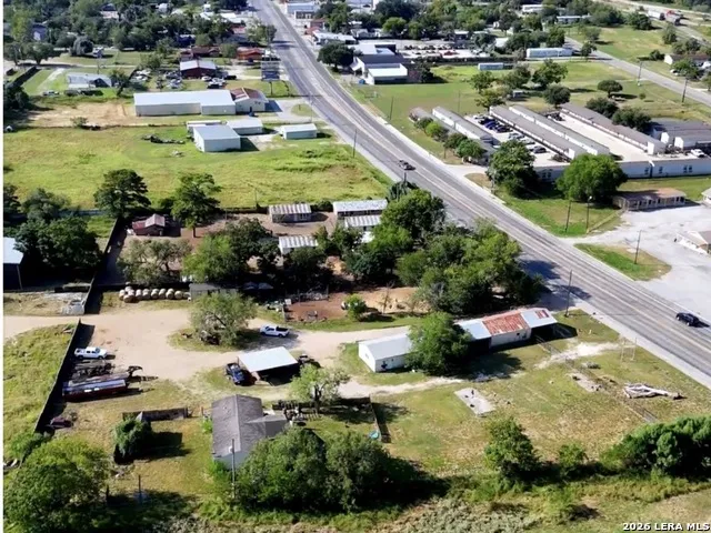 2018 2nd St Pleasanton, TX 78064